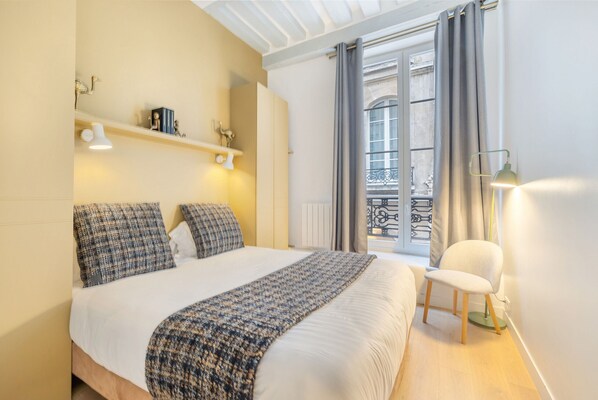2 bedrooms, in-room safe, iron/ironing board, free WiFi - La Rue, 2BR/2BA, 6 people (París)