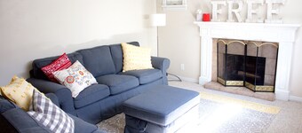 Mayberry in Orem!  Cozy 2BR Apt by Costco! All New Carpet/Paint