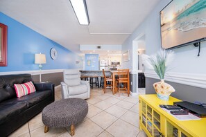 Una televisión de pantalla plana