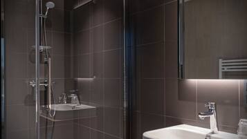 Shower, towels