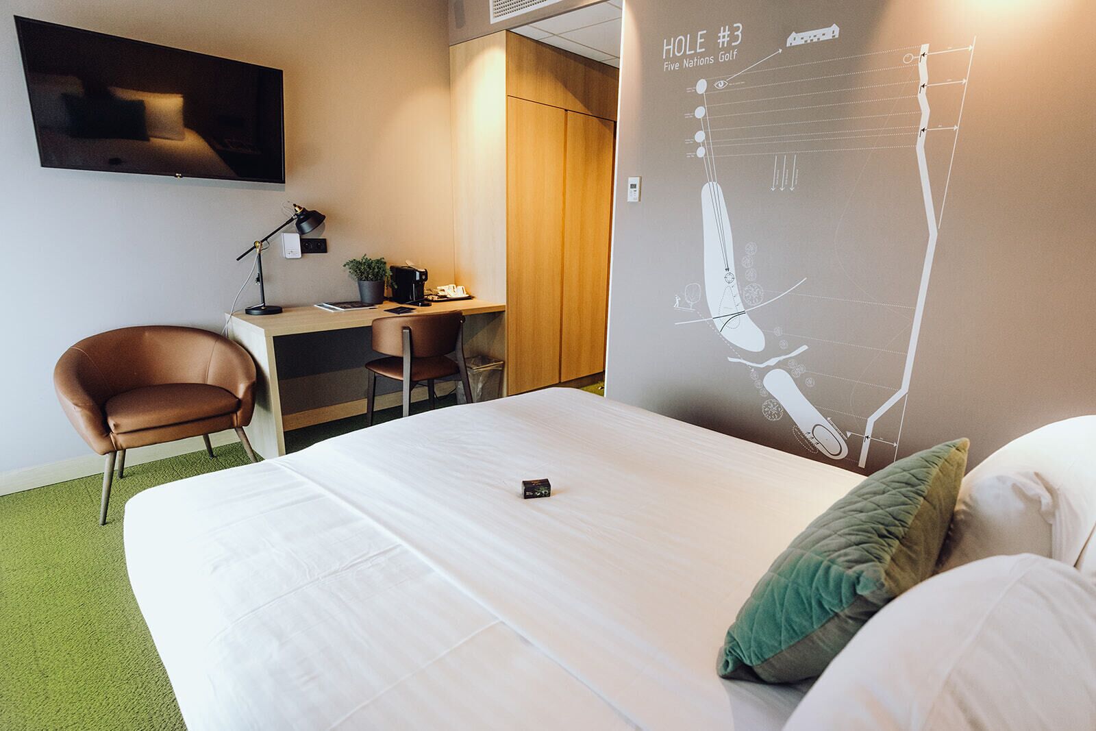 standard double or twin room | 1 bedroom, minibar, in-room safe, desk