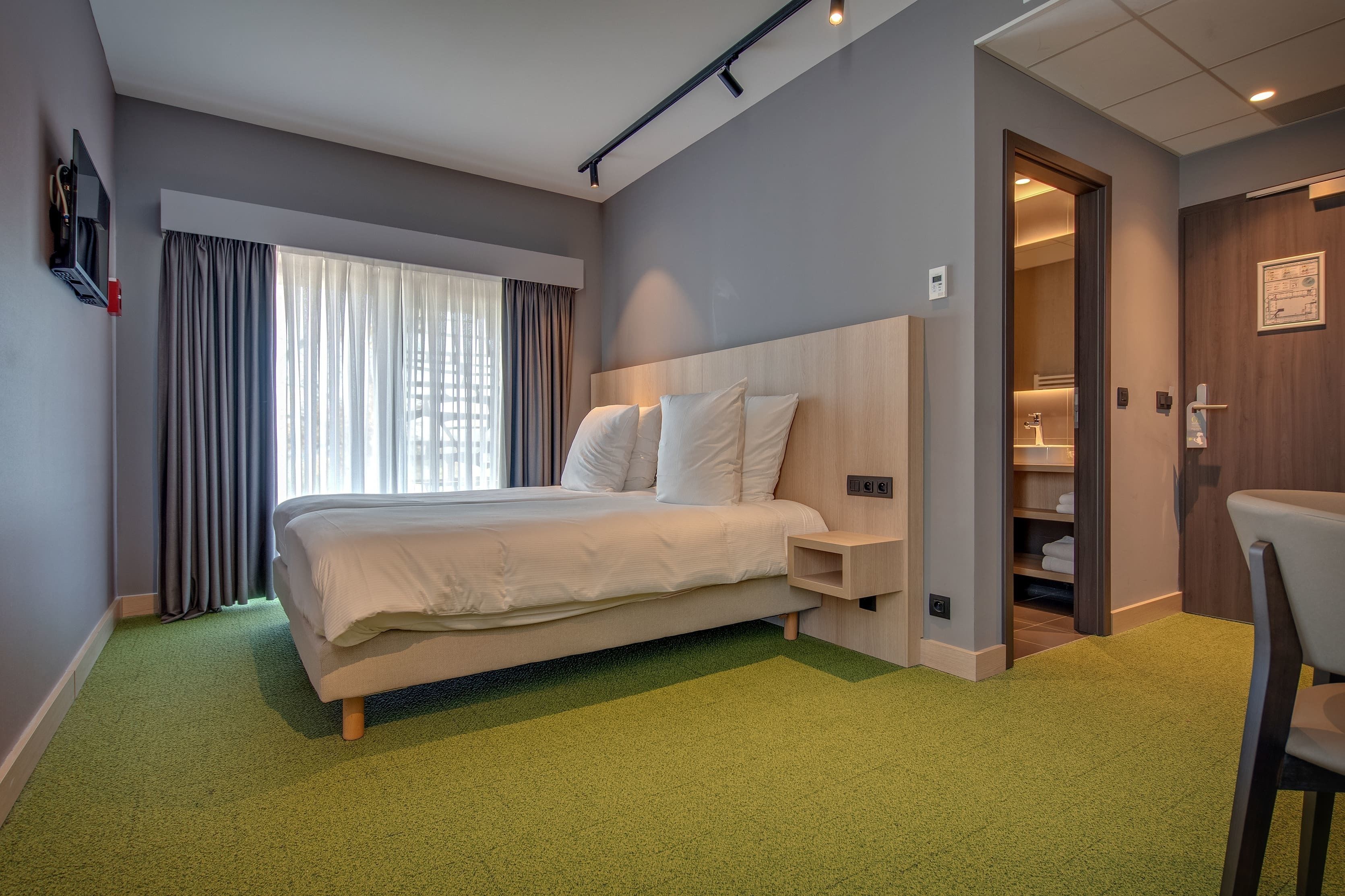 superior double or twin room, golf view | 1 bedroom, minibar, in-room safe, desk