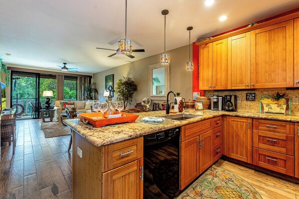 Frigorífic, microones, forn i placa de cuina