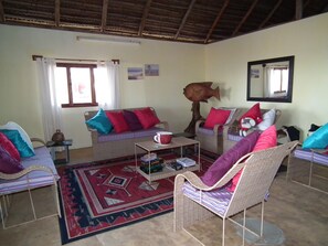 House, 4 Bedrooms, Beach View | Interior detail