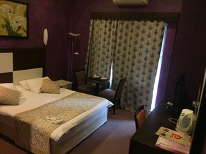 Royal Suite | Minibar, in-room safe, desk, iron/ironing board - Cimenler Otel (Gumushane)
