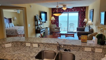 3 dormitoris, planxa i posts de planxar, wifi i roba de llit