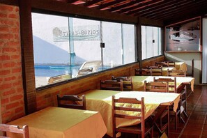 Desayuno continental todos los días (con cargo)