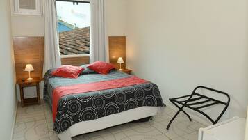 Quarto casal standard | Frigobar, cofres nos quartos, Wi-Fi de cortesia, roupa de cama