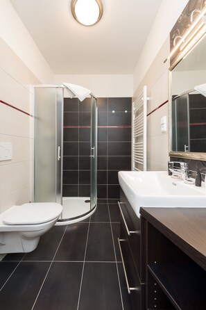 Duplex exclusivo, 2 quartos, para não fumantes, cozinha | Banheiro | Produtos de toalete grátis, toalhas de banho
