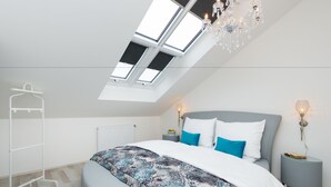 Exclusieve maisonnette, 2 slaapkamers, niet-roken, keuken | 1 slaapkamer, luxe beddengoed, een strijkplank/strijkijzer