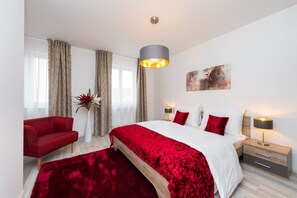 Exclusieve maisonnette, 2 slaapkamers, niet-roken, keuken | 1 slaapkamer, luxe beddengoed, een strijkplank/strijkijzer