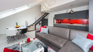 Exclusieve maisonnette, 2 slaapkamers, niet-roken, keuken | Woonruimte | Flatscreentelevisie, Netflix en betaalfilms
