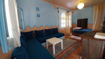 Decoración personalizada, muebles diferentes y cortinas blackout