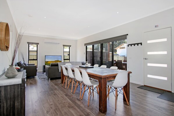 Townhome, 3 Bedrooms | In-room dining
