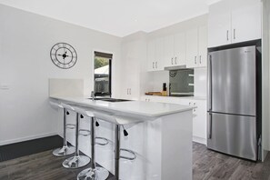 联排别墅, 3 间卧室 | 私人厨房 | 大冰箱、微波炉、烤箱、炉灶