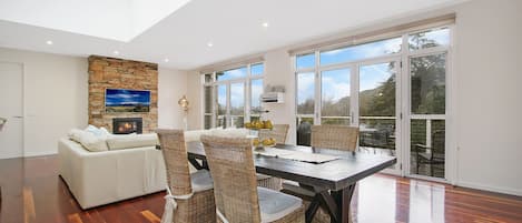 Casa, 2 quartos | Opções para refeição no quarto