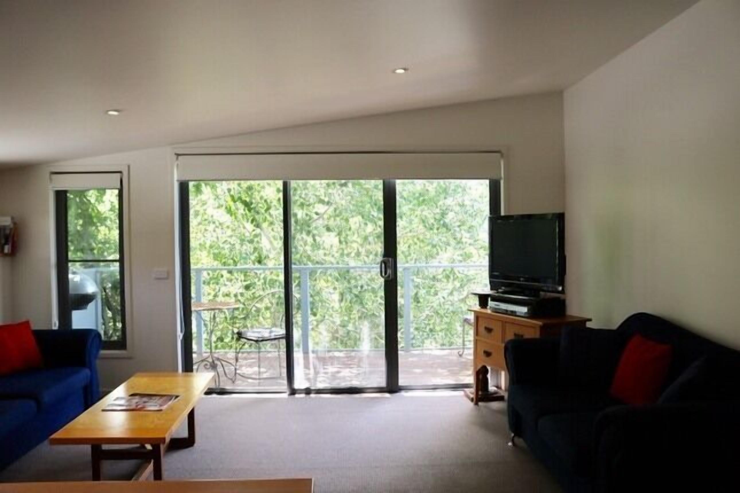 Loft, 1 Bedroom | Living area