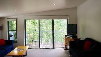 Loft, 1 Bedroom | Living area | TV