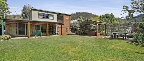 Casa, 5 habitaciones | Terraza o patio