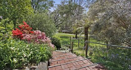 Warrina - Over Looking Ovens River