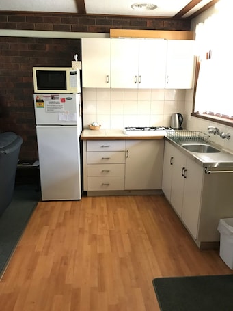 Apartment, 2 Bedrooms | Private kitchen | Full-size fridge, microwave, oven, stovetop