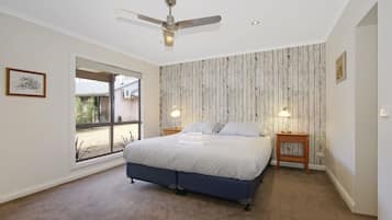 House, 4 Bedrooms | 4 bedrooms, free WiFi, bed sheets