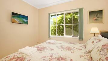 House, 3 Bedrooms | 3 bedrooms, free WiFi, bed sheets