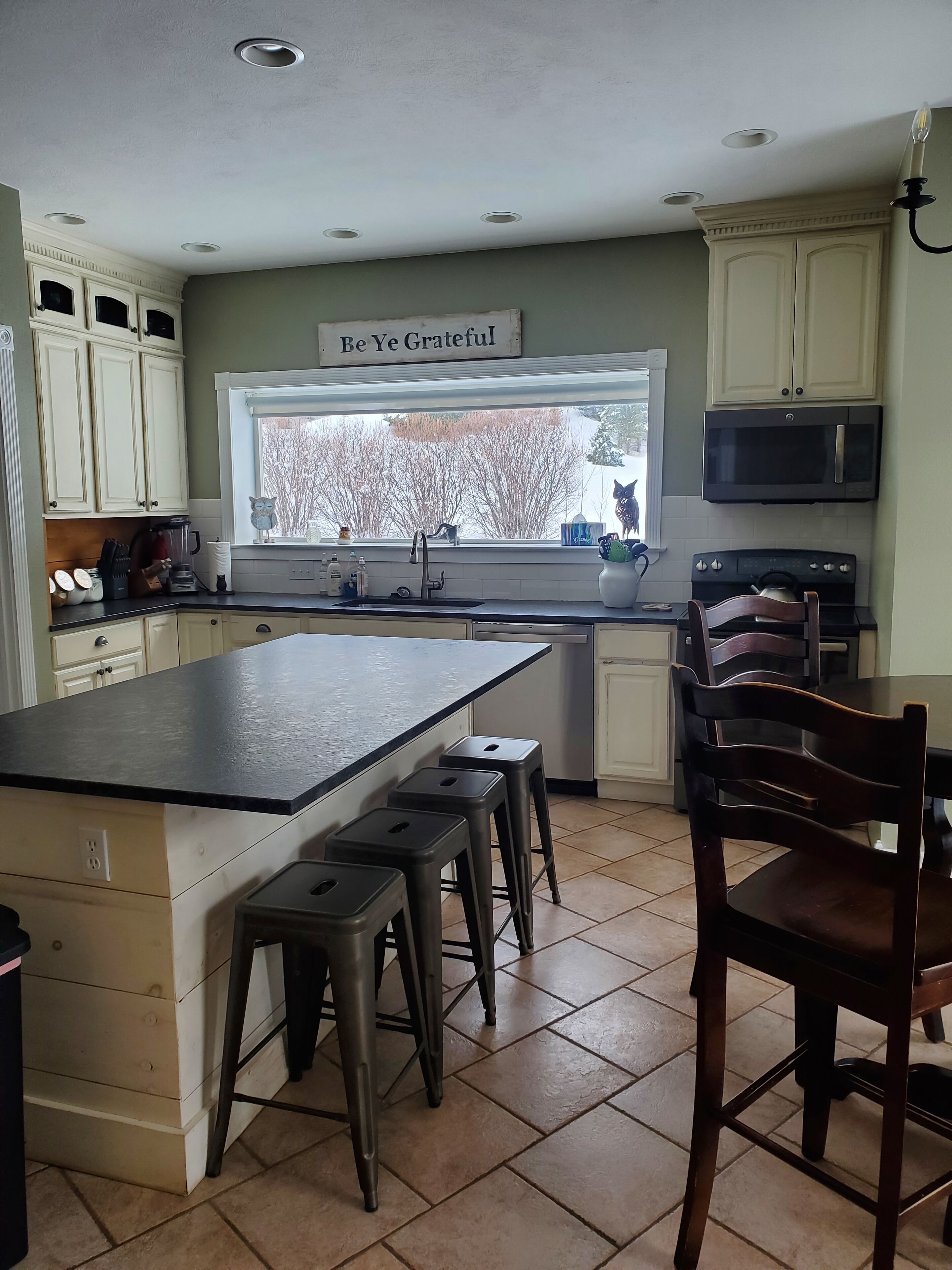 冰箱、微波炉、烤箱、炉灶