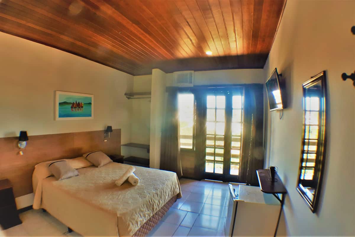 Minibar, in-room safe, blackout curtains, free WiFi
