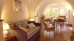 Deluxe-Suite (with garden) | Hochwertige Bettwaren, Daunenbettdecken, Minibar, Zimmersafe