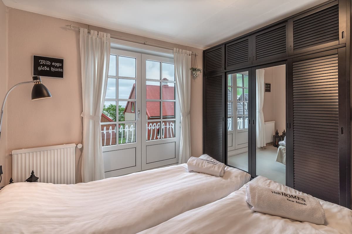 Budget Room | Individually decorated, iron/ironing board, free WiFi, bed sheets