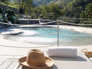 Seasonal outdoor pool, open 9:00 AM to 7:30 PM, pool umbrellas - Villanova Apartments - Nature & Wellness (Levanto)