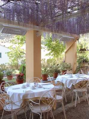 Daily buffet breakfast (EUR 18 per person)