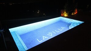 Kolam renang outdoor