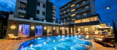 Fassade der Unterkunft – Abend/Nacht