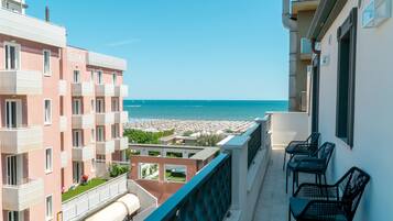 Junior Suite with Sea View | Terrasse/Patio