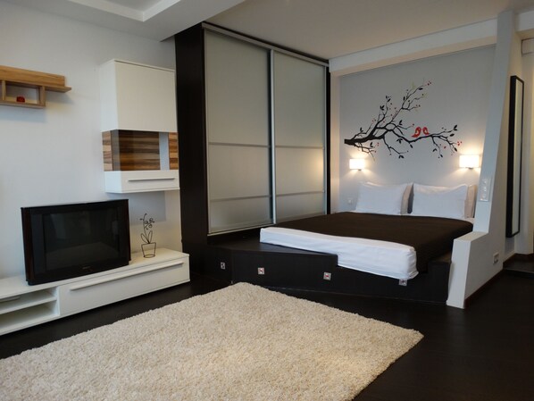 Iron/ironing board, free cots/infant beds, free rollaway beds, free WiFi