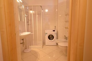 Shower, hair dryer, bidet, towels - Casa Josa - WelcHome (Cannobio)