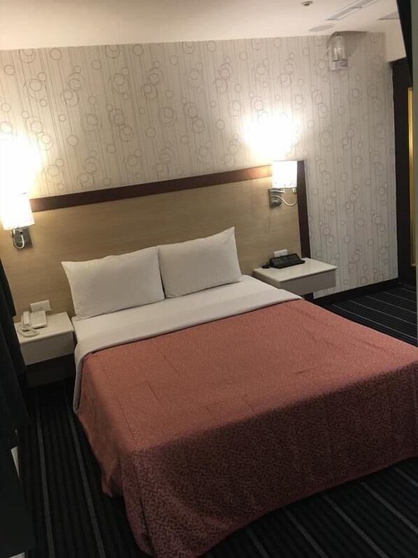 Double Room | Desk, blackout drapes, free WiFi - CaRry Hotel (Taipei)