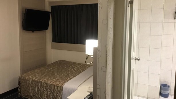 Standard Double Room | Desk, blackout curtains, free WiFi - CaRry Hotel (Taipei)