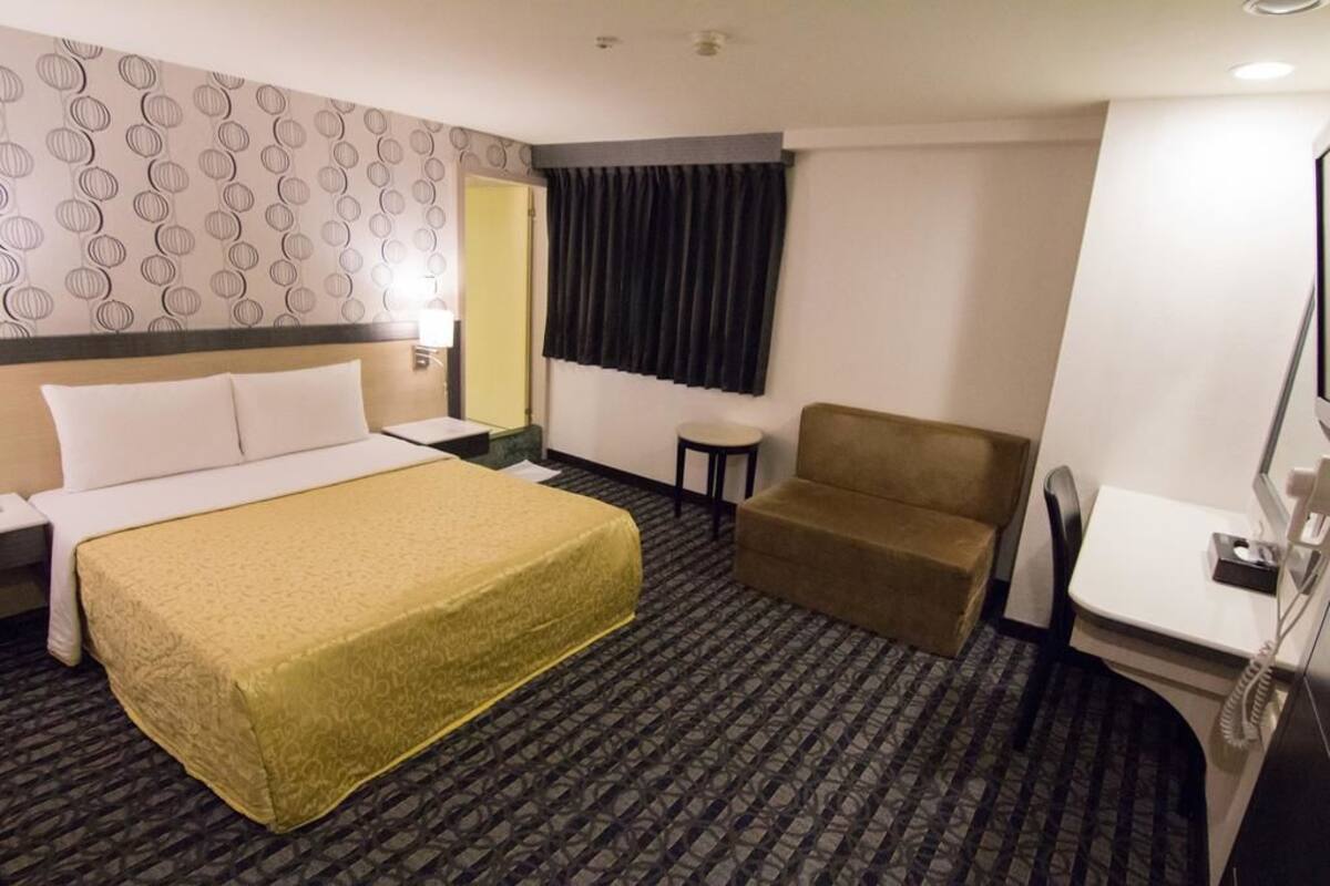 Deluxe Double Room | Desk, blackout drapes, WiFi (free)