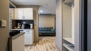 Premium bedding, in-room safe, desk, free cots/infant beds - Element Residence (Istanbul)