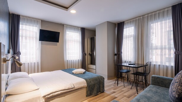 Premium bedding, in-room safe, desk, free cots/infant beds - Element Residence (Istanbul)