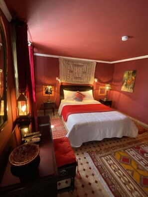 Classic Double Room (Meknes) | In-room safe, soundproofing, free cribs/infant beds, free WiFi - Riad Jean Claude (Fes)