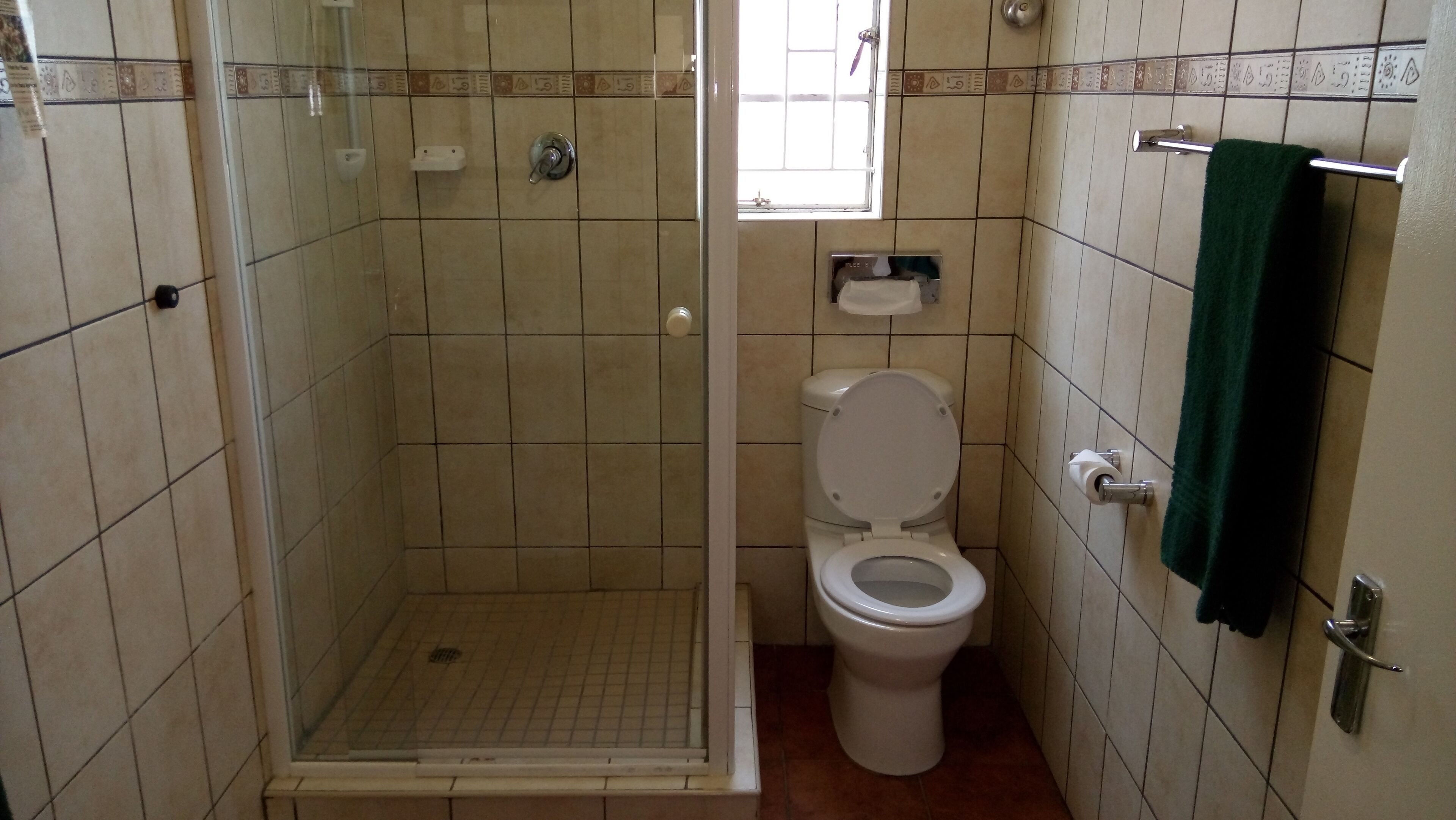 business twin room | bathroom | shower, free toiletries, towels