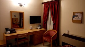 Business Double Room, 1 Double Bed | 1 bedroom, desk, free WiFi