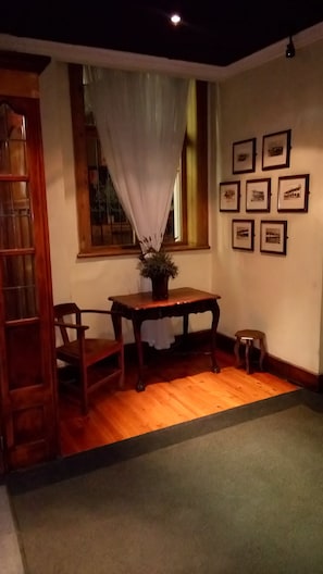 Sala de estar en el lobby