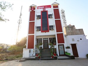 Property entrance - OYO 3209 Hotel Anand Villa (Agra)