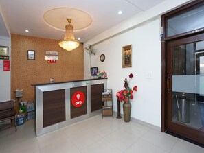 Reception - OYO 3209 Hotel Anand Villa (Agra)