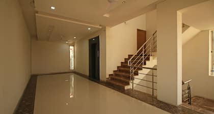 OYO 8095 Hotel Taj Castle